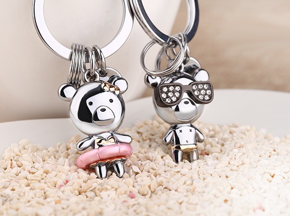Beach bear lovers keychains