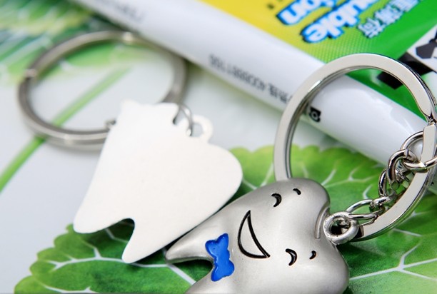 Teeth alloy keychains