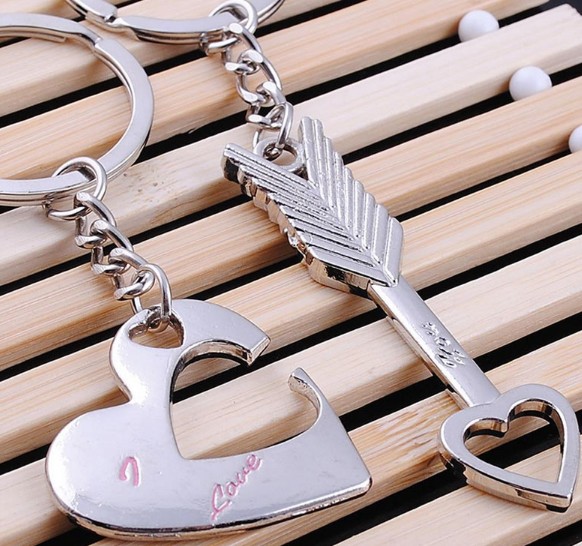 Cupid's arrow lovers keychains