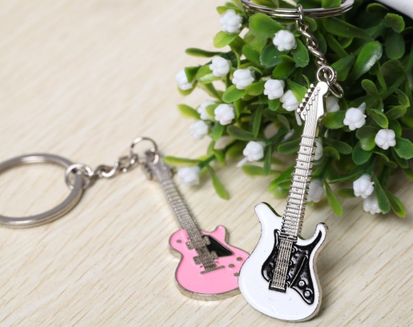 Couple electric Guitars keychains