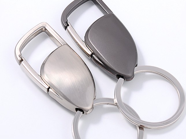 Men's classic keychain