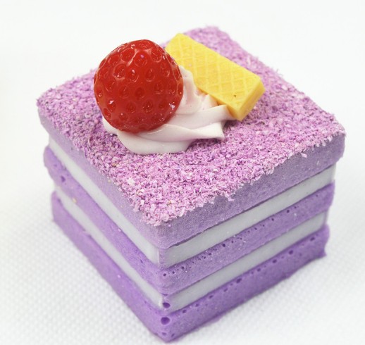 Simulation cake keychain