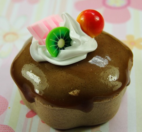 Cream cake keychain
