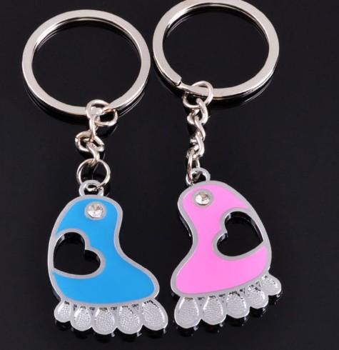 Love's footprints couple keychains