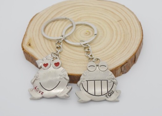 big mouth frog couple keychain