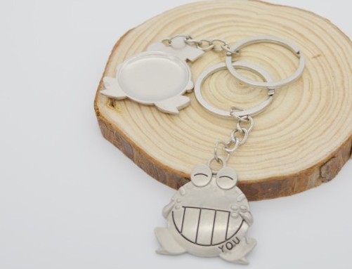 big mouth frog couple keychain