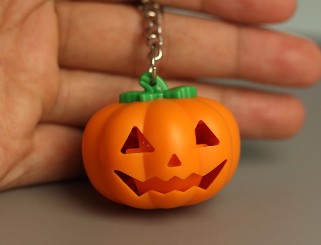 Halloween pumpkin keychain