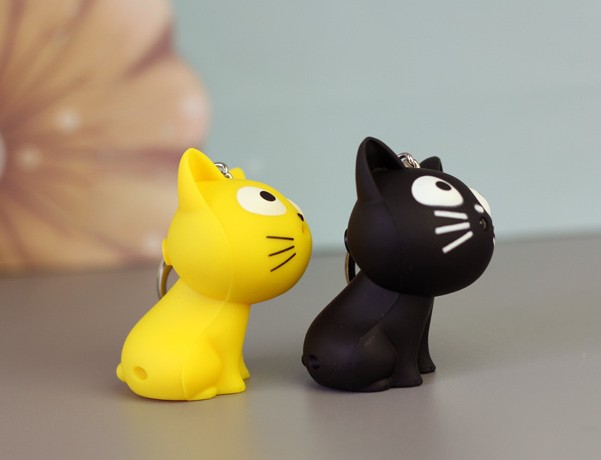Creative Cartoon Cat LED keychain