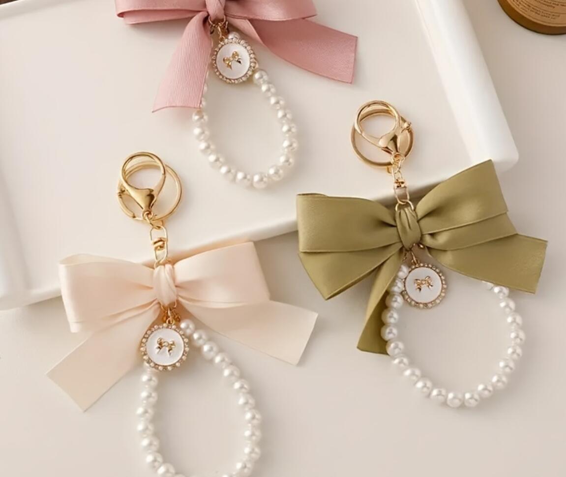 Bow Pearl Keychain