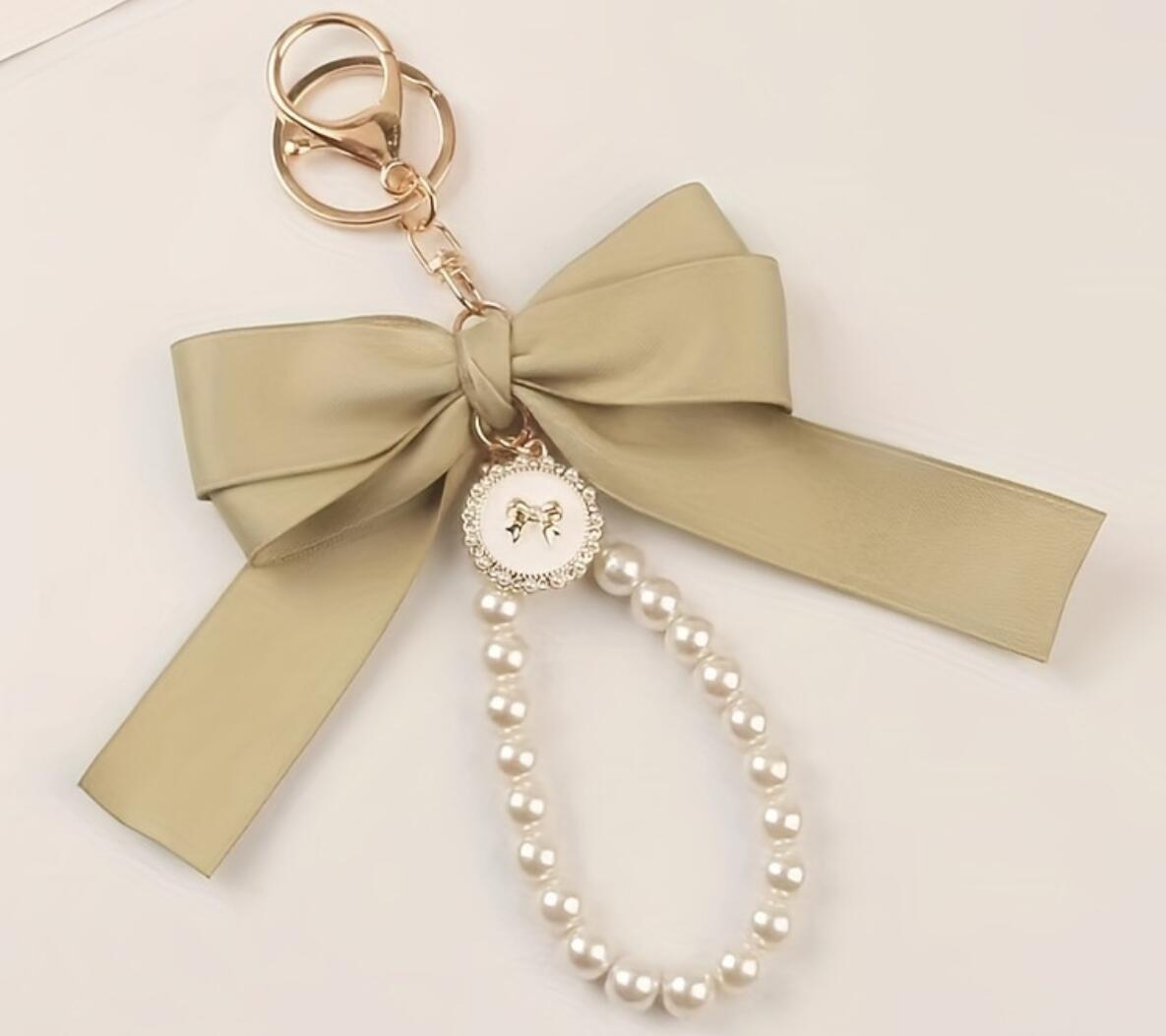 Bow Pearl Keychain