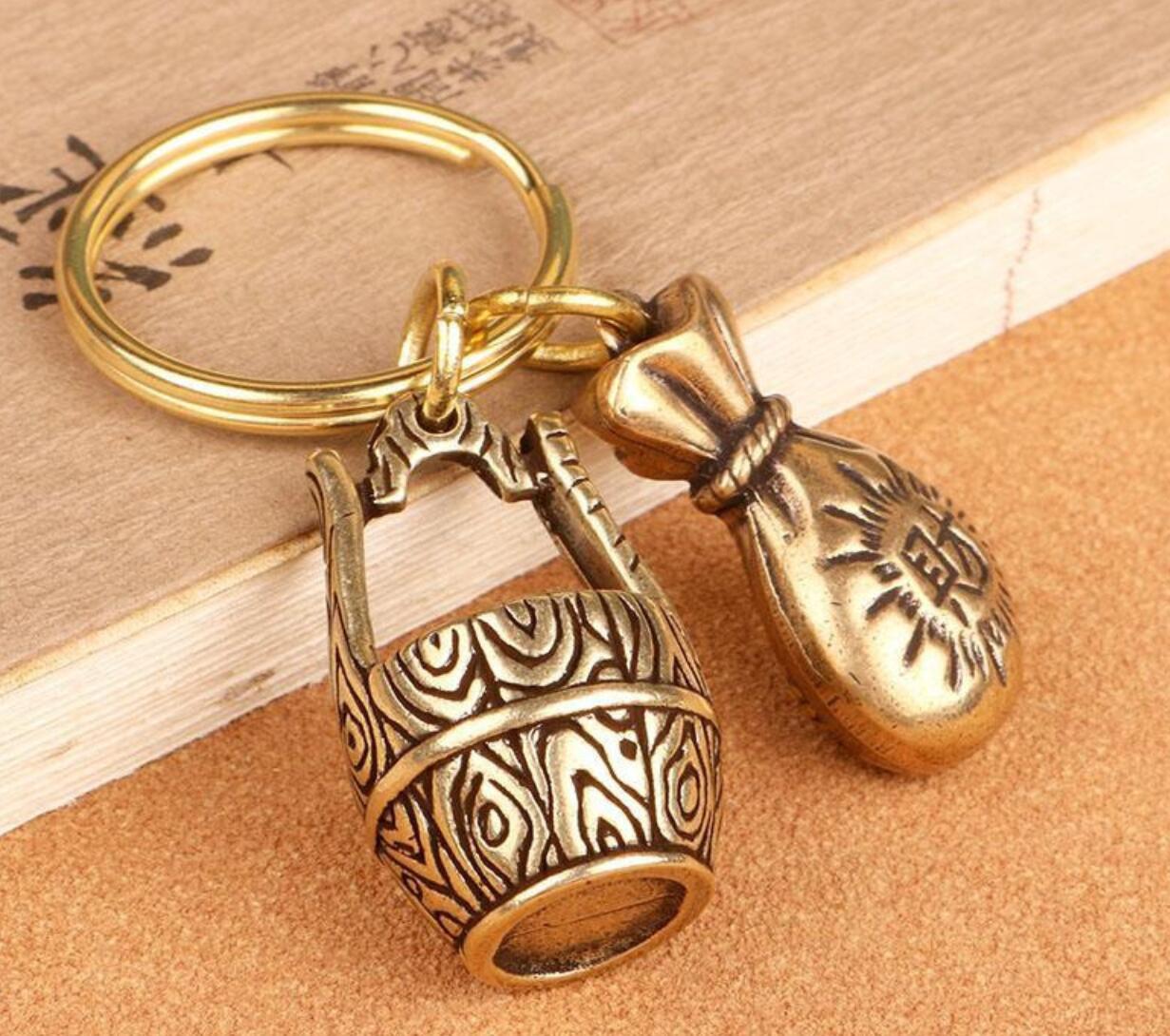 Alloy Vintage Bucket Keychain