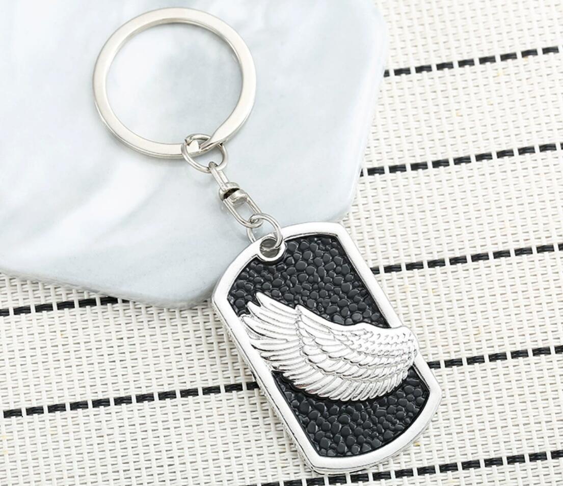 Fashion single-wing keychain