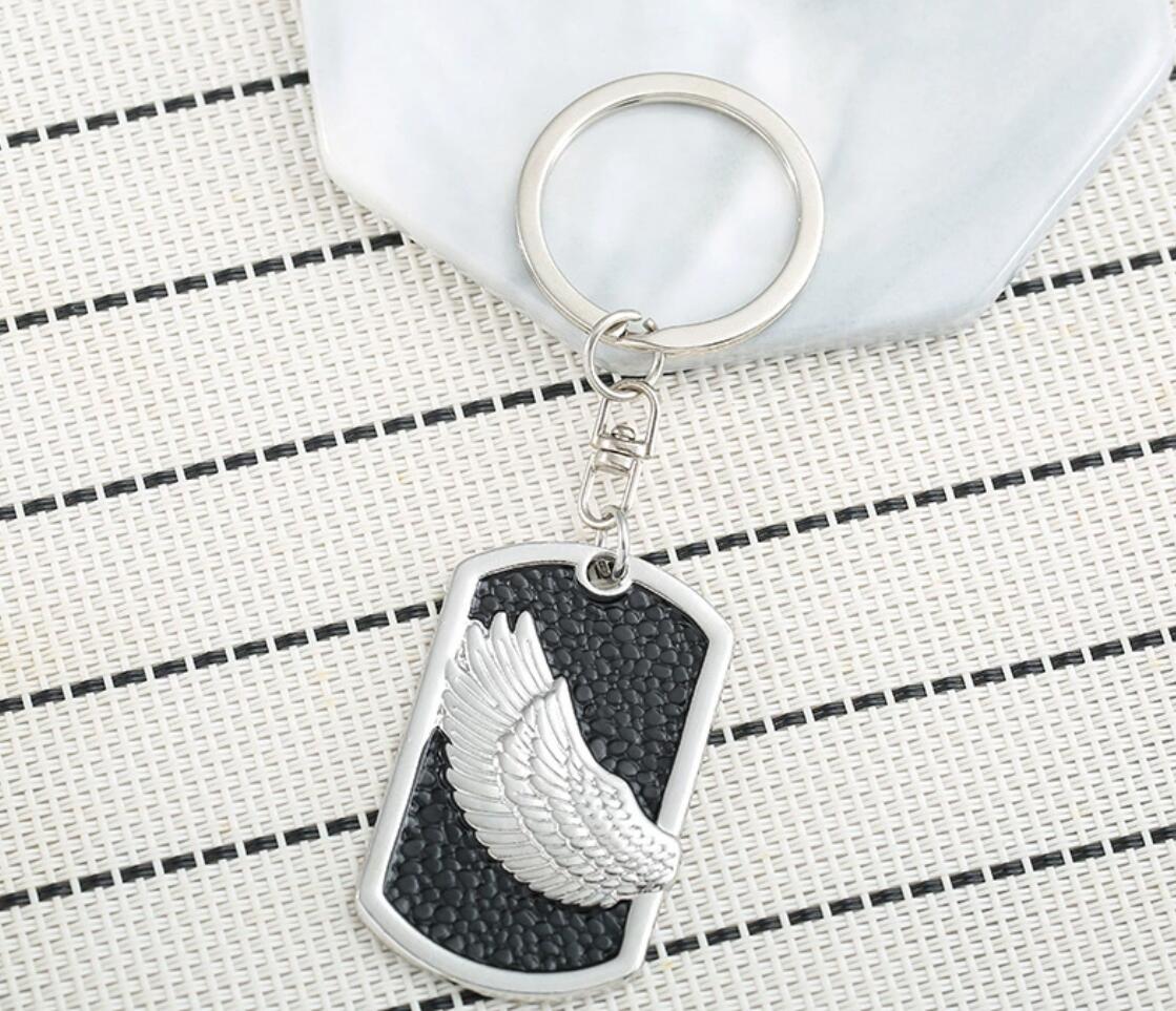 Fashion single-wing keychain