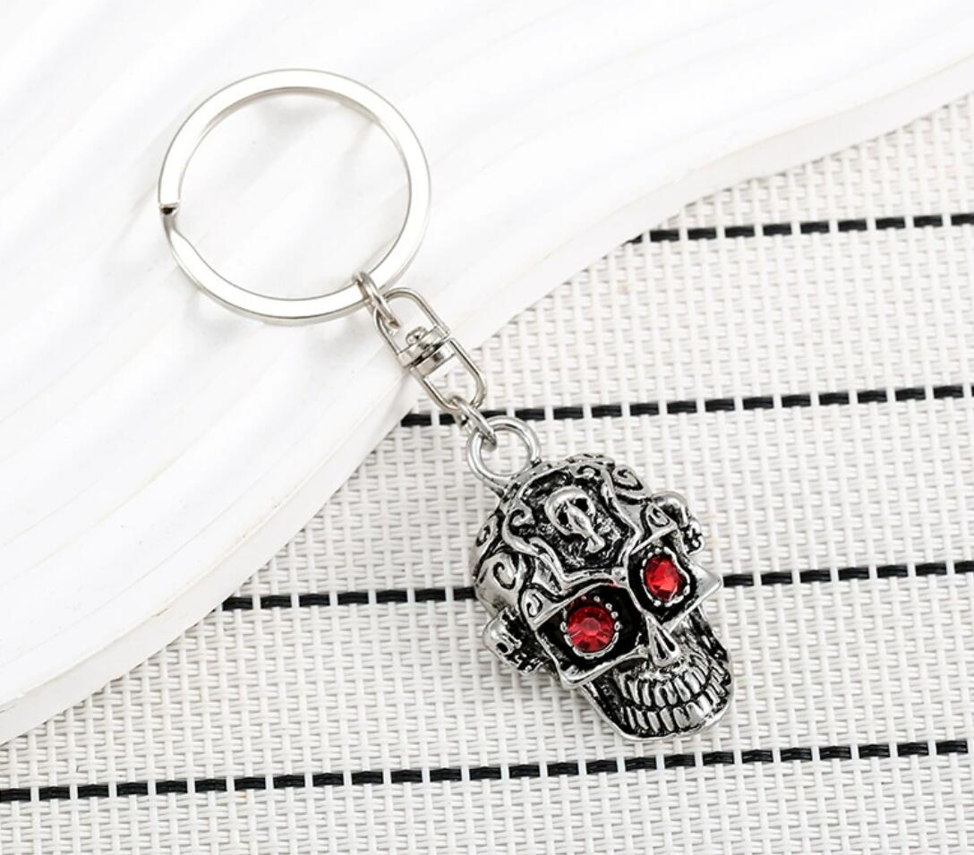 Retro red-eyed skull keychain