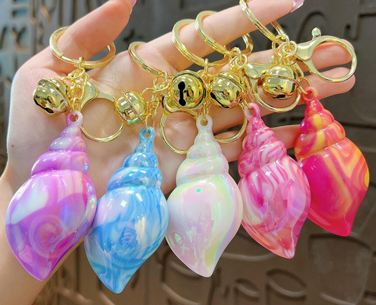 Color-plated conch bell keychain
