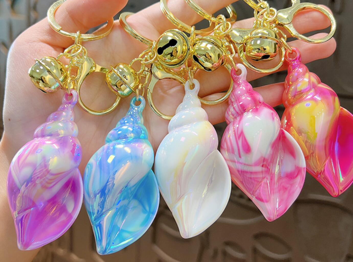 Color-plated conch bell keychain