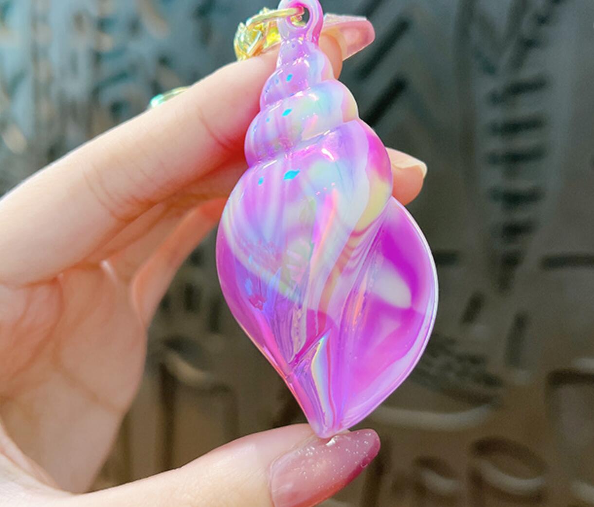 Color-plated conch bell keychain