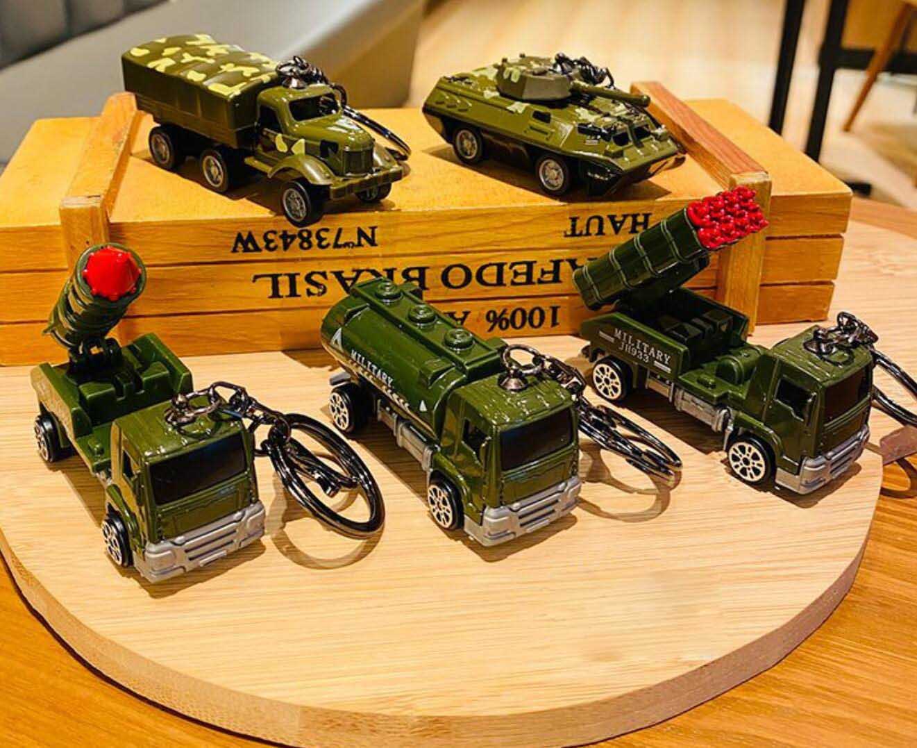 Military Series Pull-Back Toy Truck Keychain
