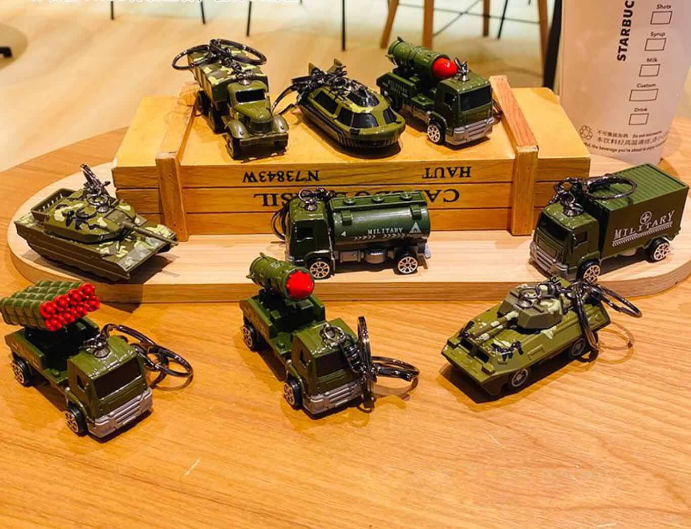 Military Series Pull-Back Toy Truck Keychain