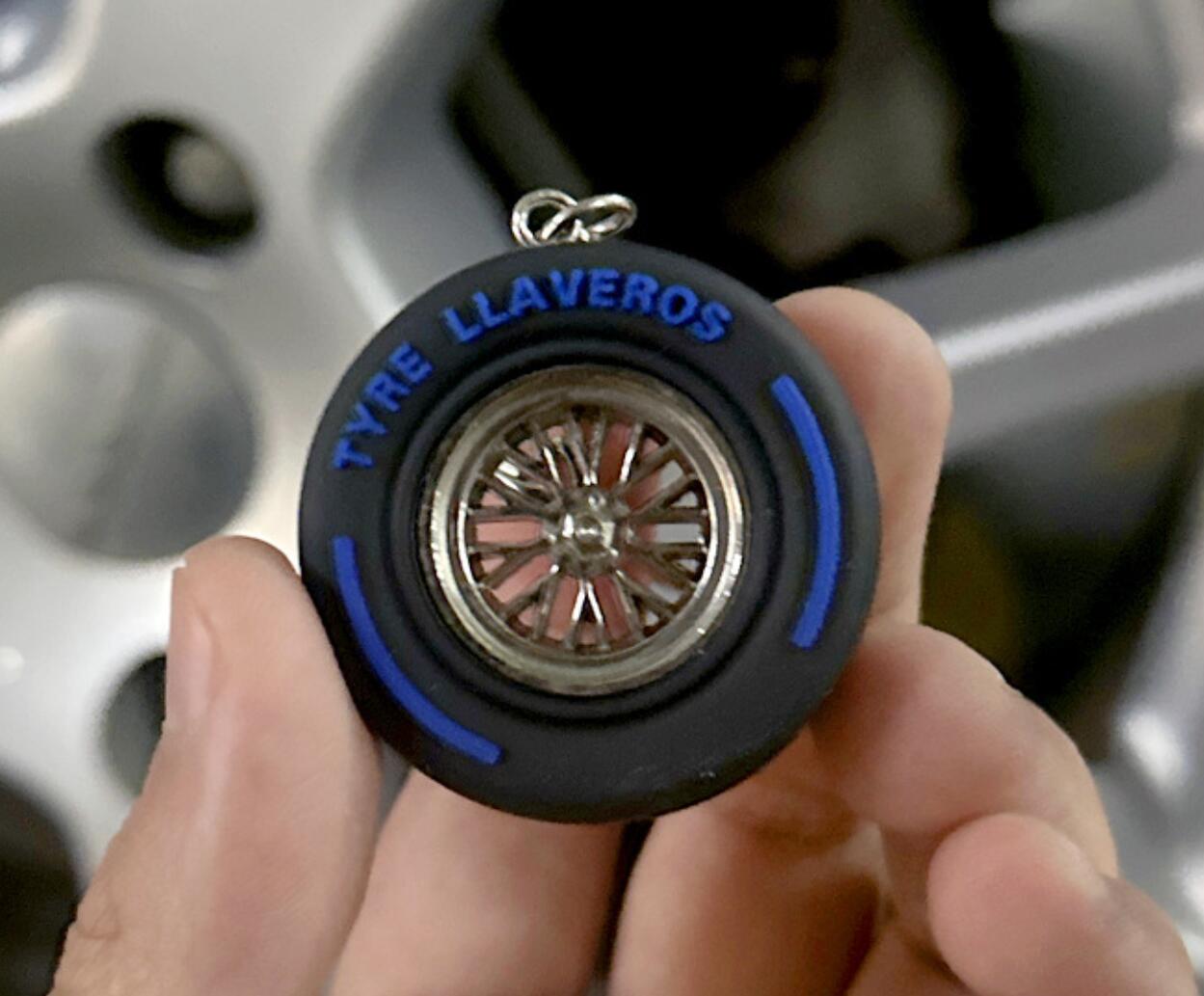 Car Tire and Wheel Hub Keychain
